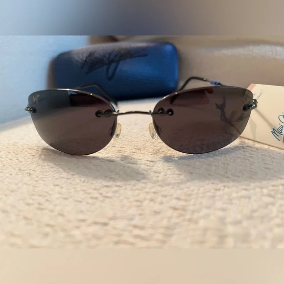 Maui Jim sunglasses 🕶️